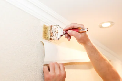 Pose de papier peint à Arconsat — revêtements muraux et toiles de verre